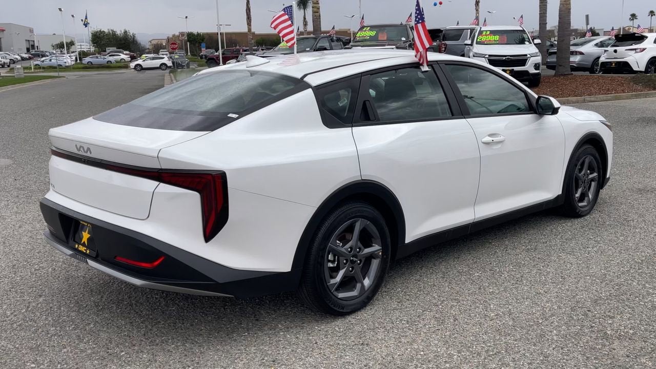2025 Kia K4 LXS