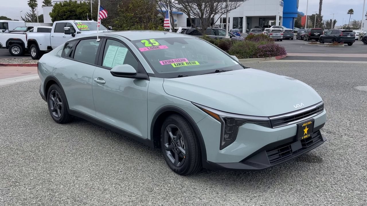 2025 Kia K4 LXS