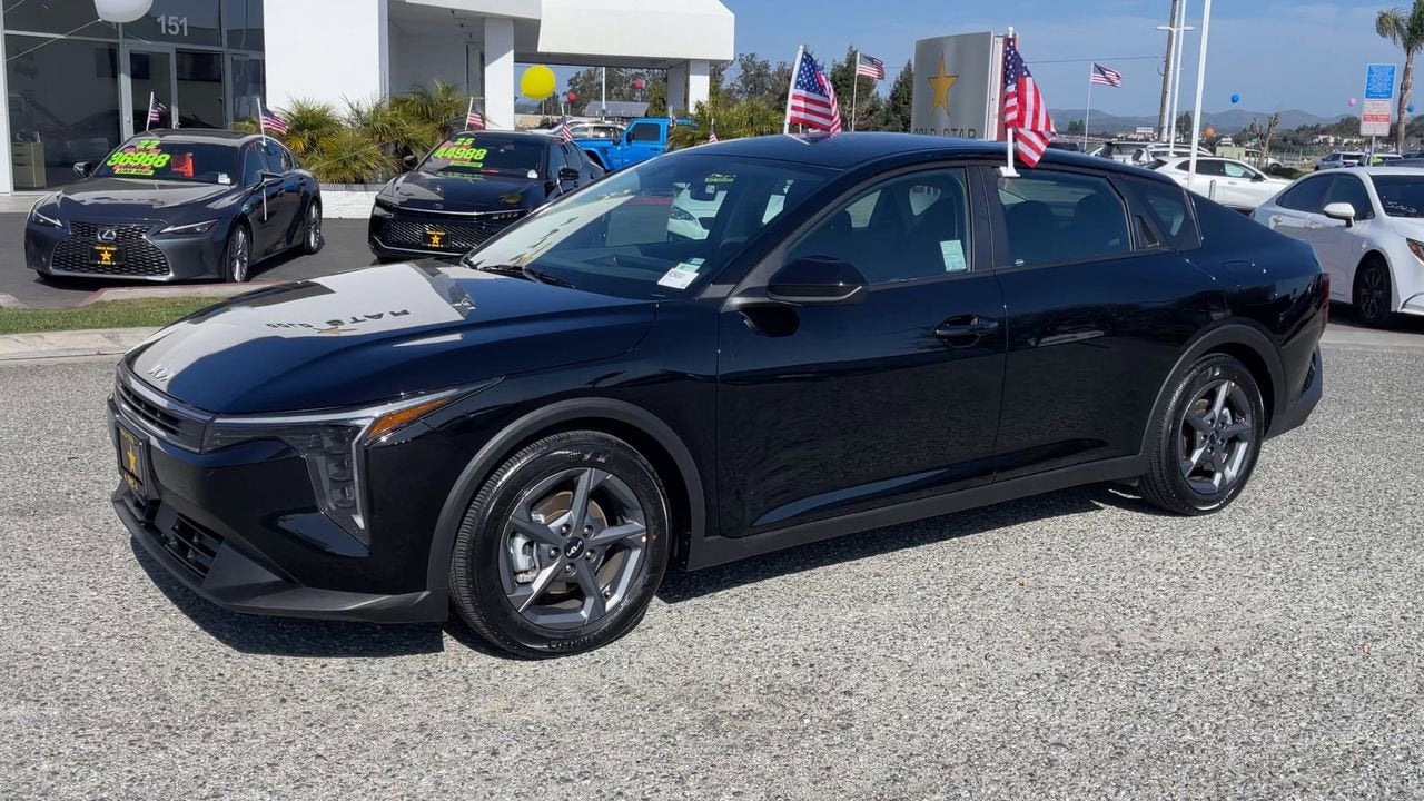 2025 Kia K4 LXS