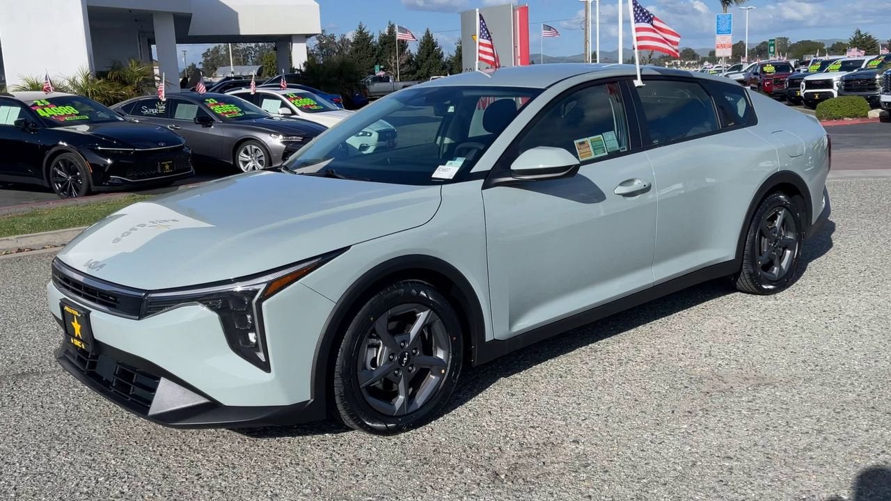 2025 Kia K4 LXS