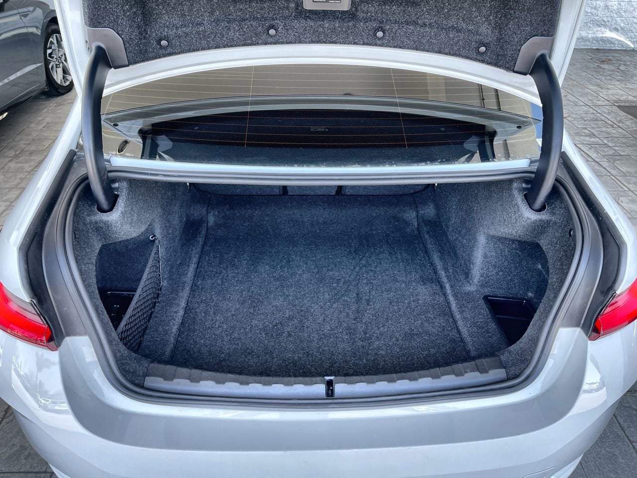 2025 BMW 3 Series 330i