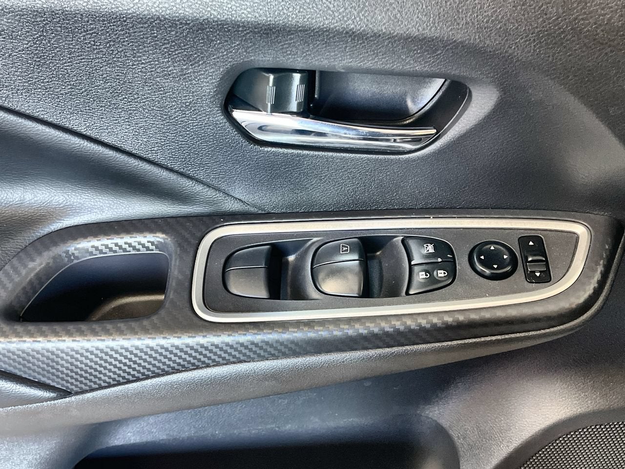2024 Nissan Versa SR