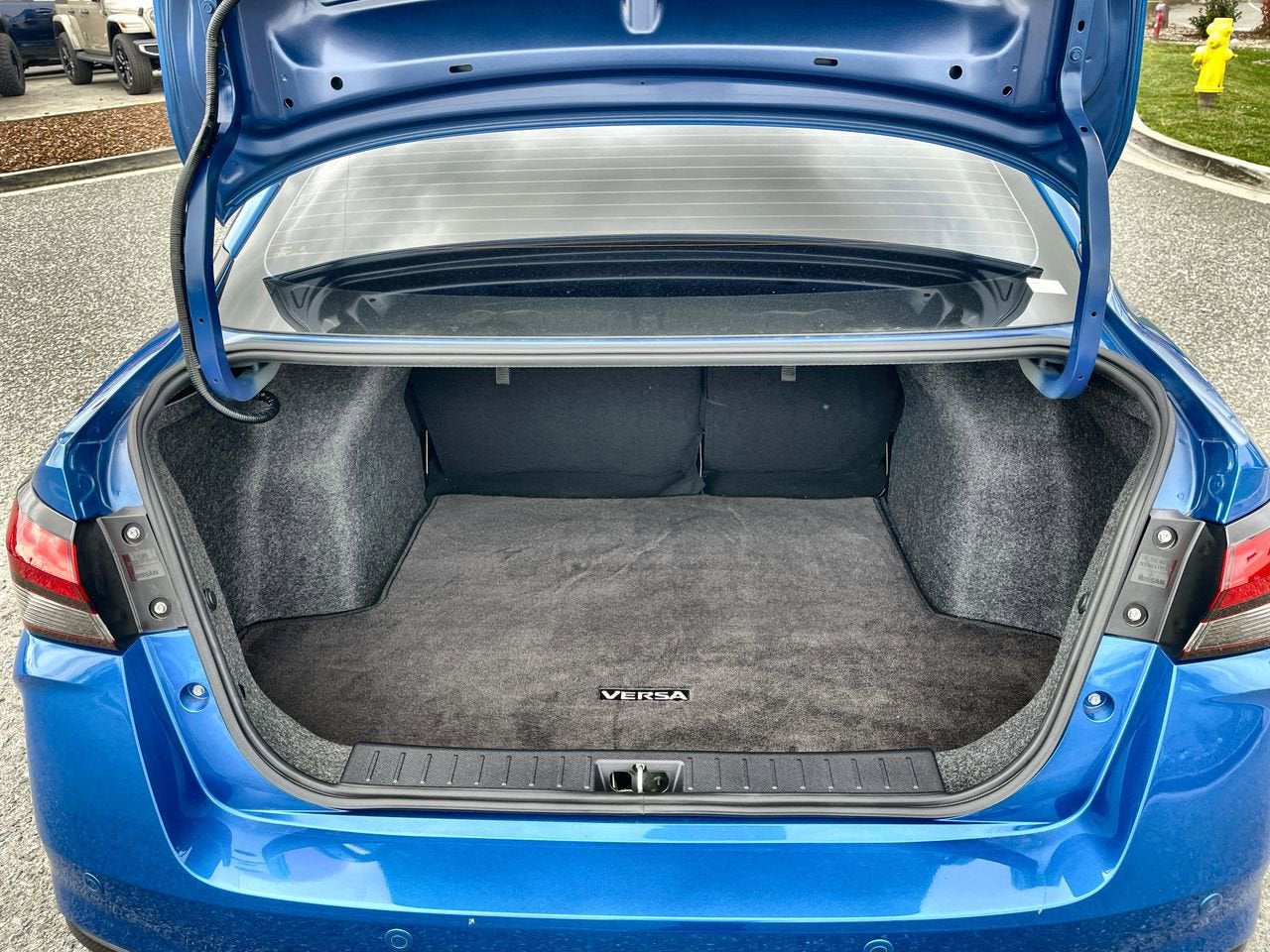 2024 Nissan Versa SR