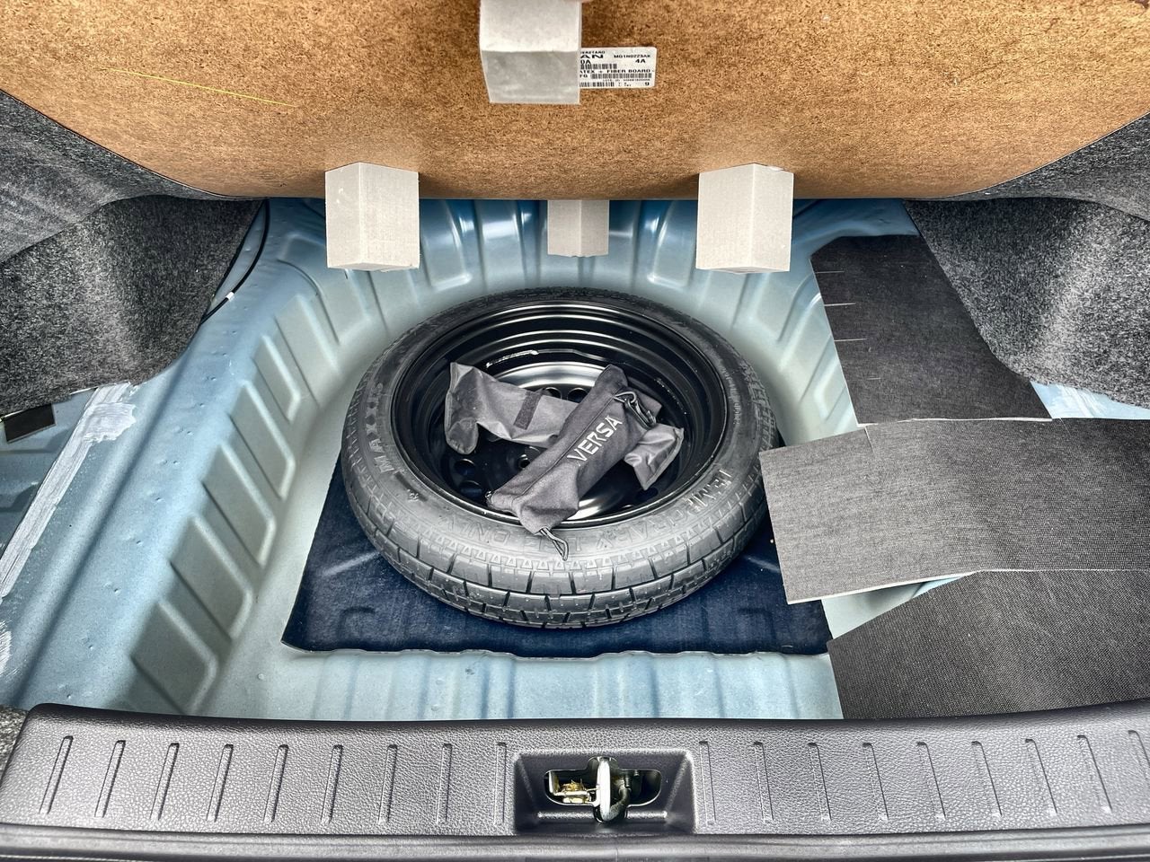 2024 Nissan Versa SR