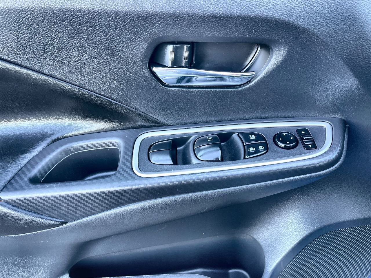 2021 Nissan Versa SR