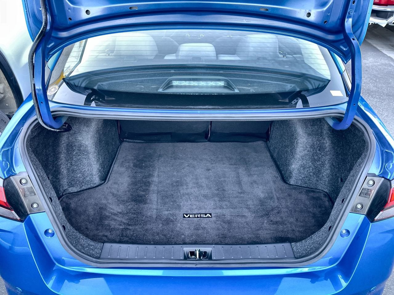 2021 Nissan Versa SR