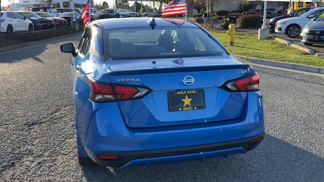 2021 Nissan Versa SR