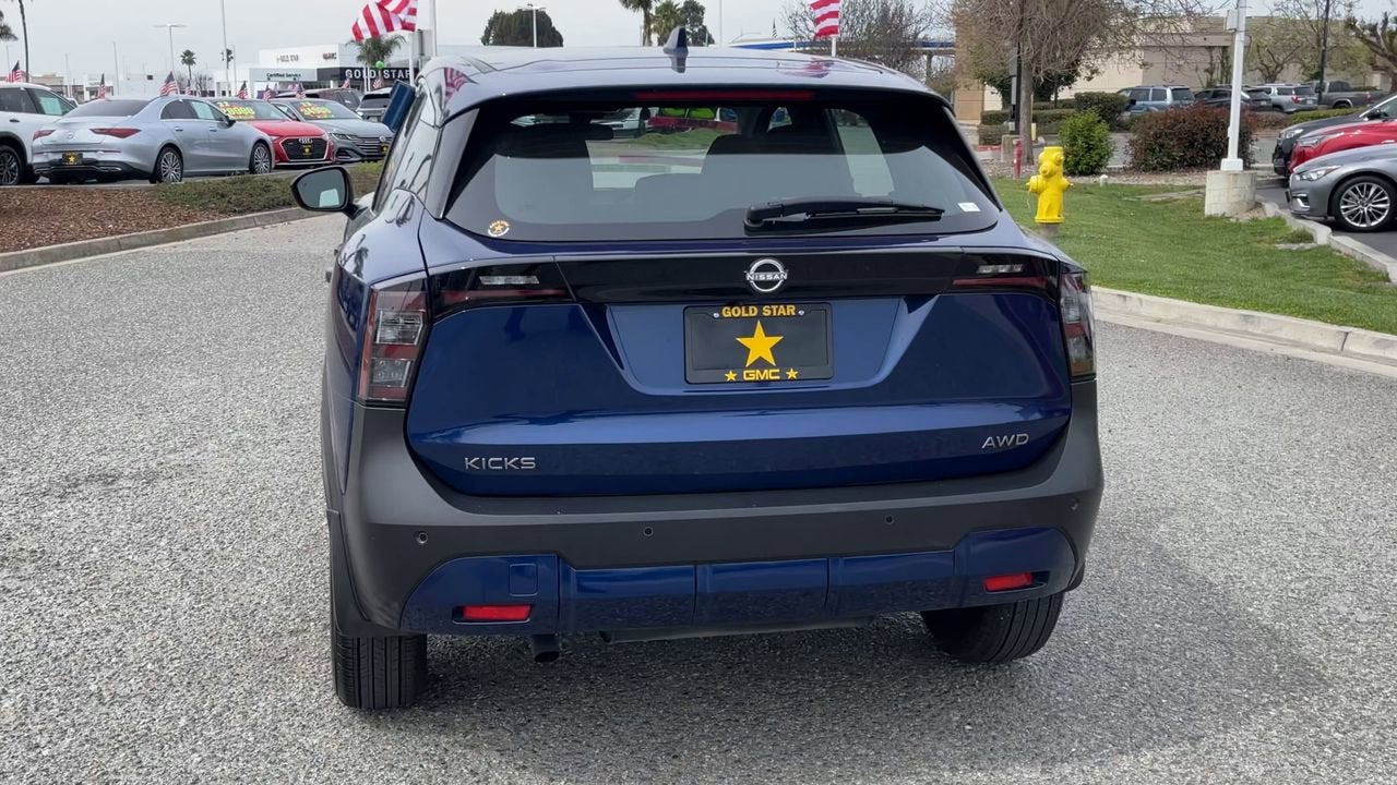 2025 Nissan Kicks S