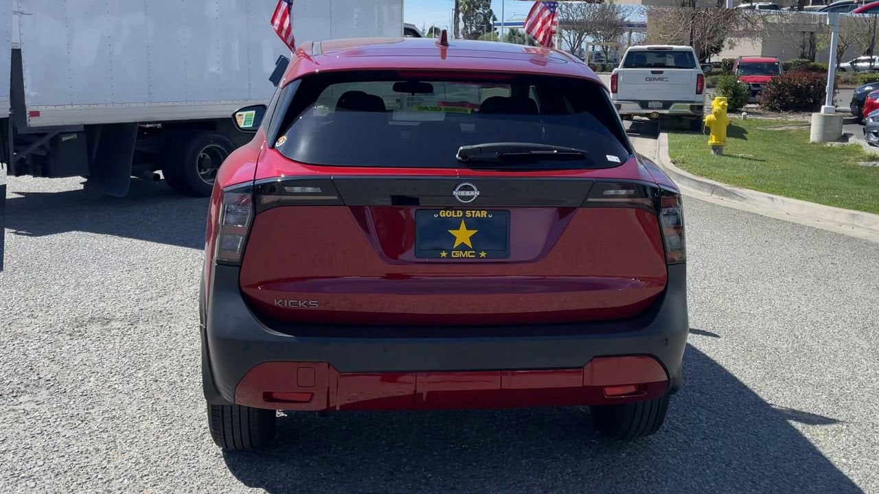 2025 Nissan Kicks SV