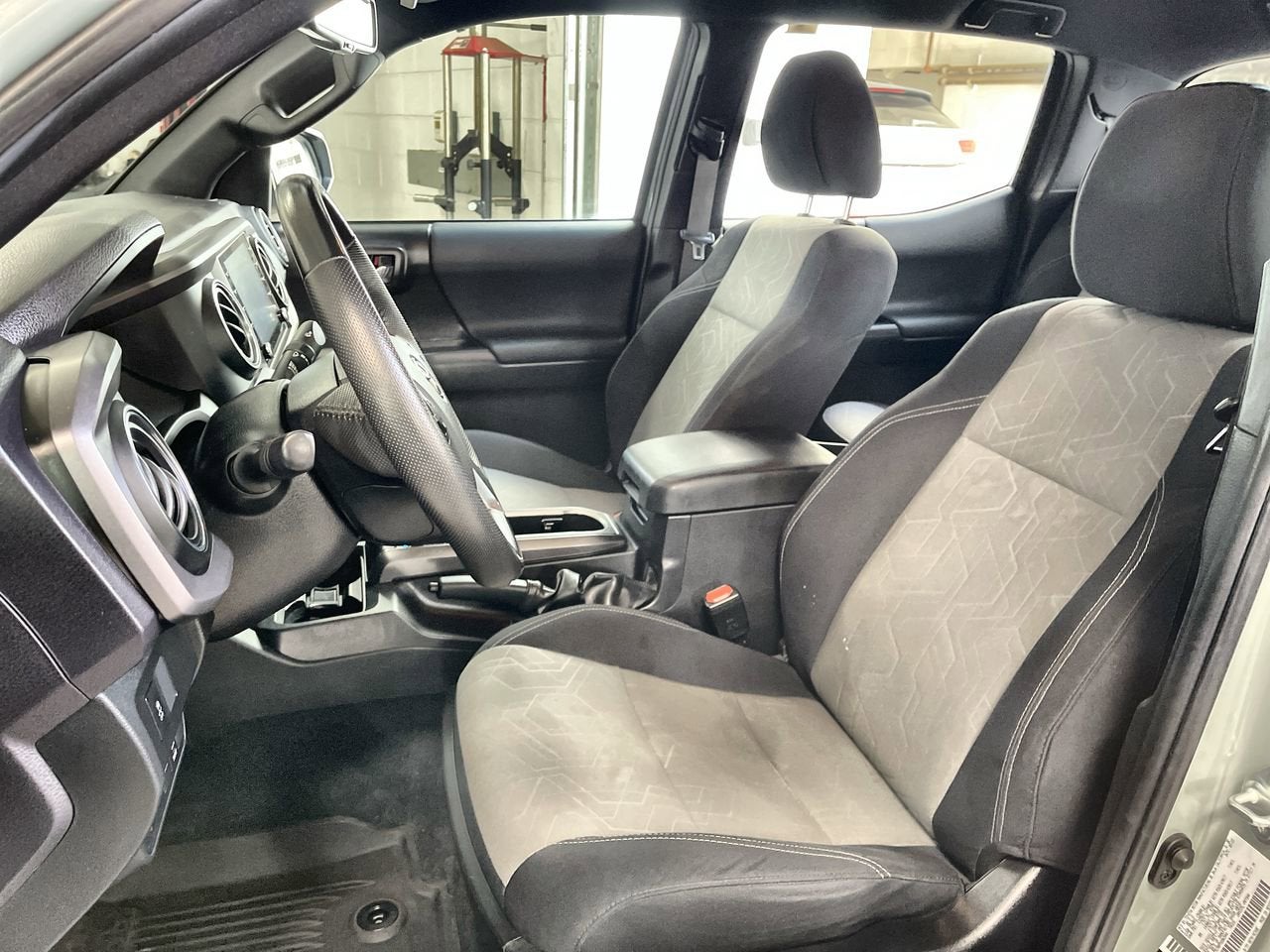 2023 Toyota Tacoma 2WD SR5