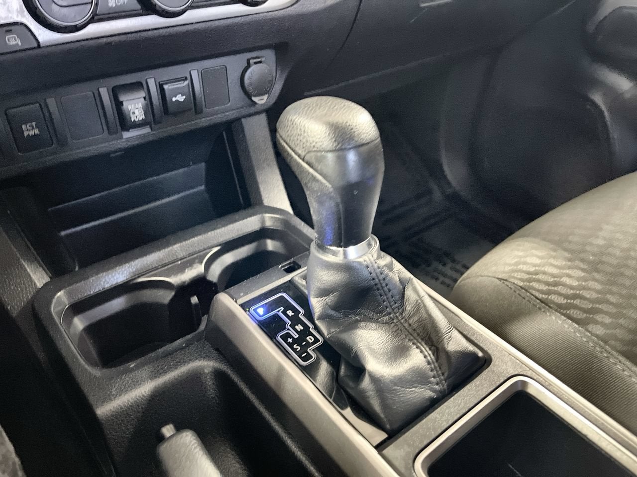 2022 Toyota Tacoma 4WD SR