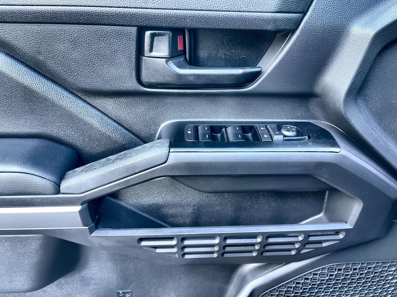 2025 Toyota Tacoma 2WD SR5