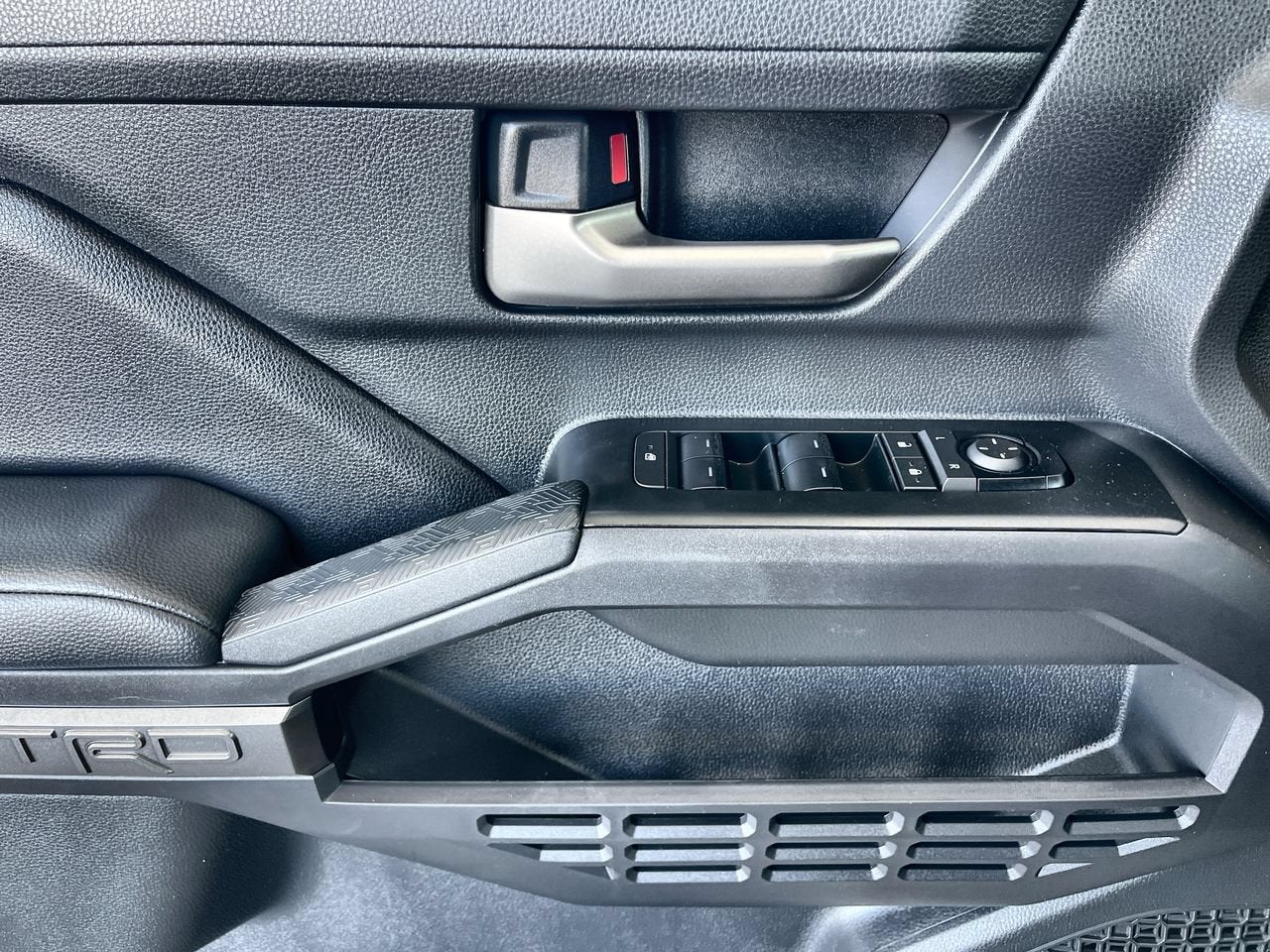 2024 Toyota Tacoma 4WD SR5