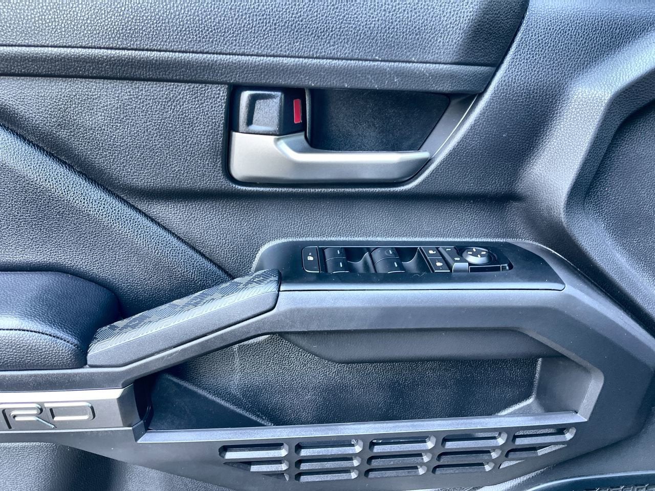 2024 Toyota Tacoma 4WD SR5