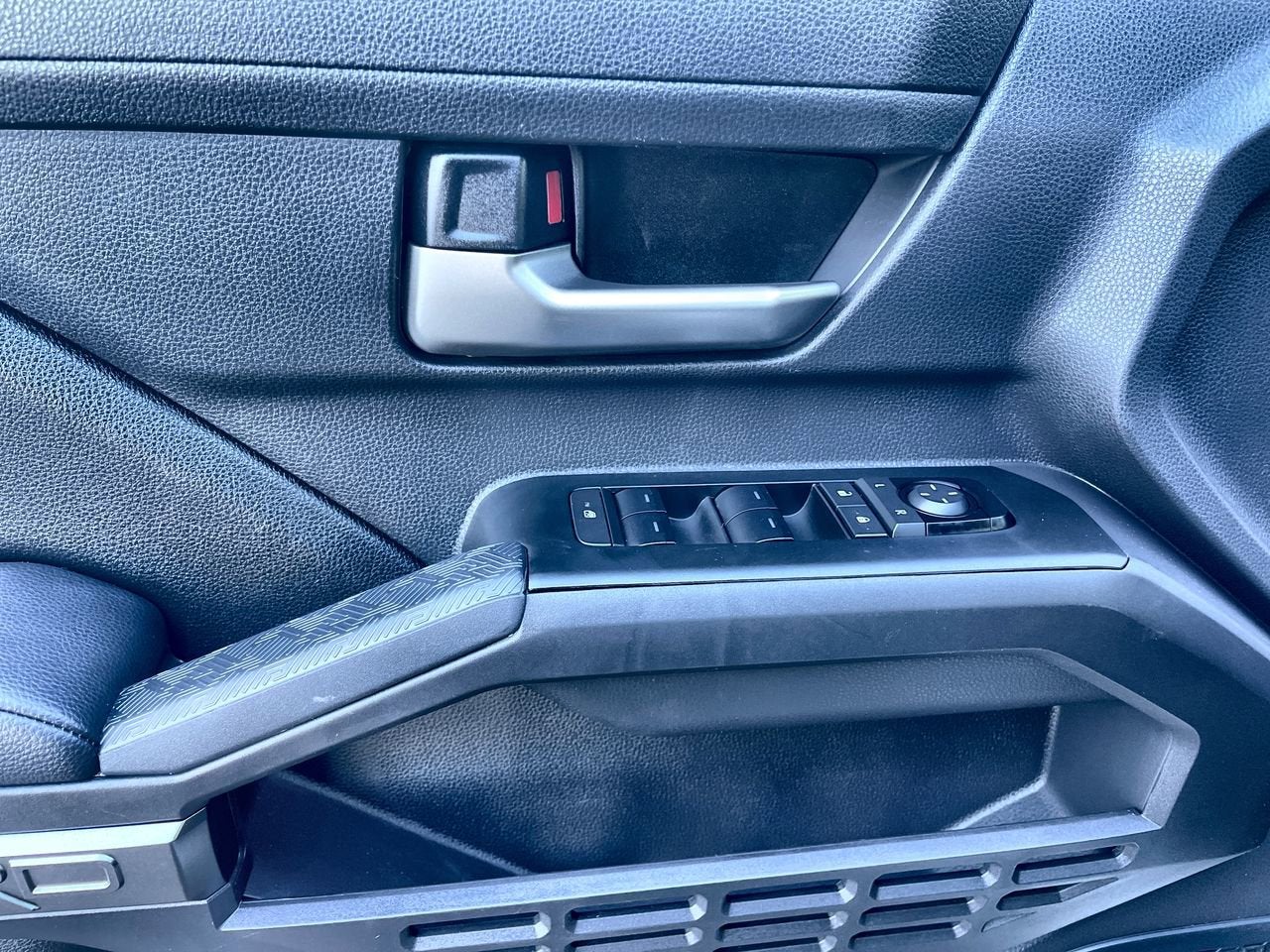 2024 Toyota Tacoma 4WD SR5