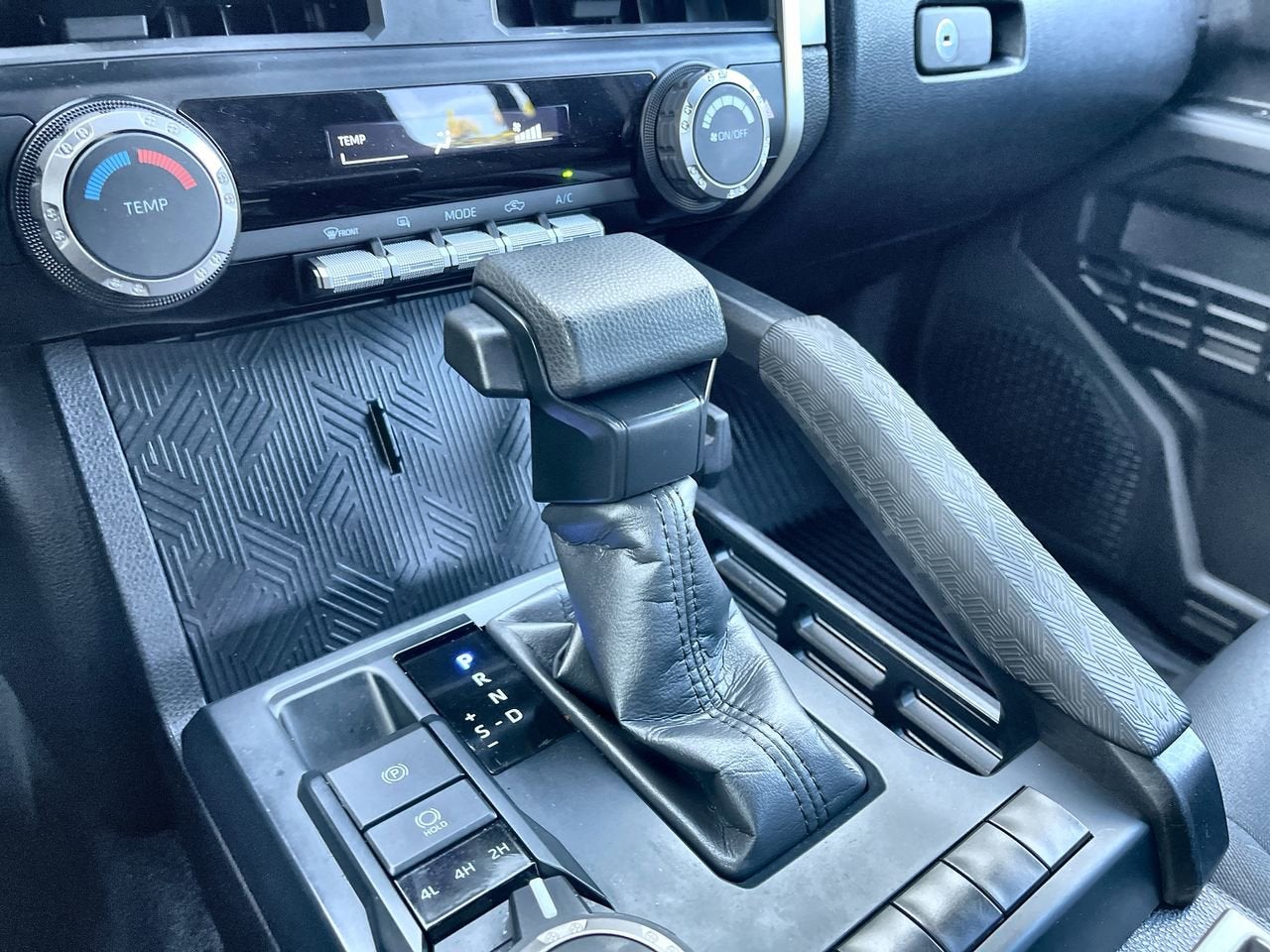 2024 Toyota Tacoma 4WD SR5