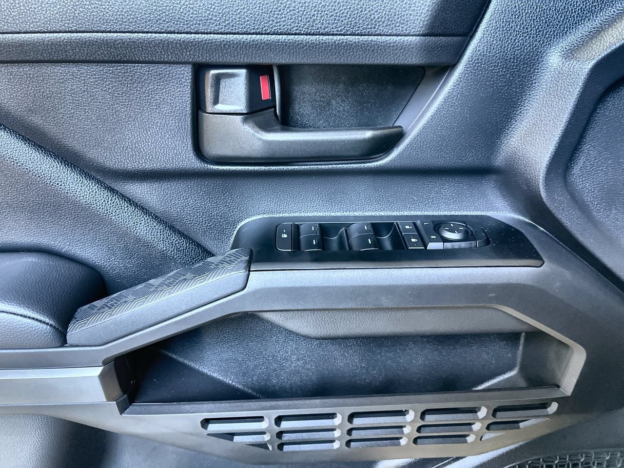 2026 Toyota Tacoma 4WD SR5