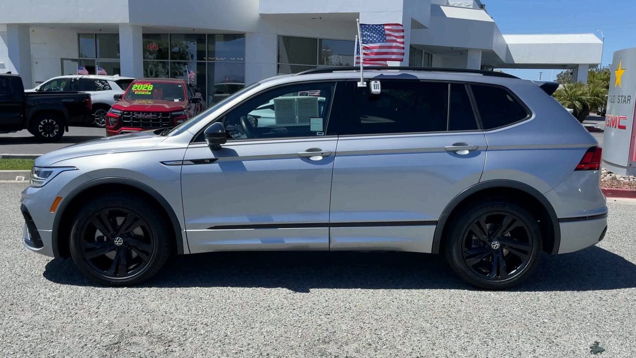 2024 Volkswagen Tiguan SE R-Line Black