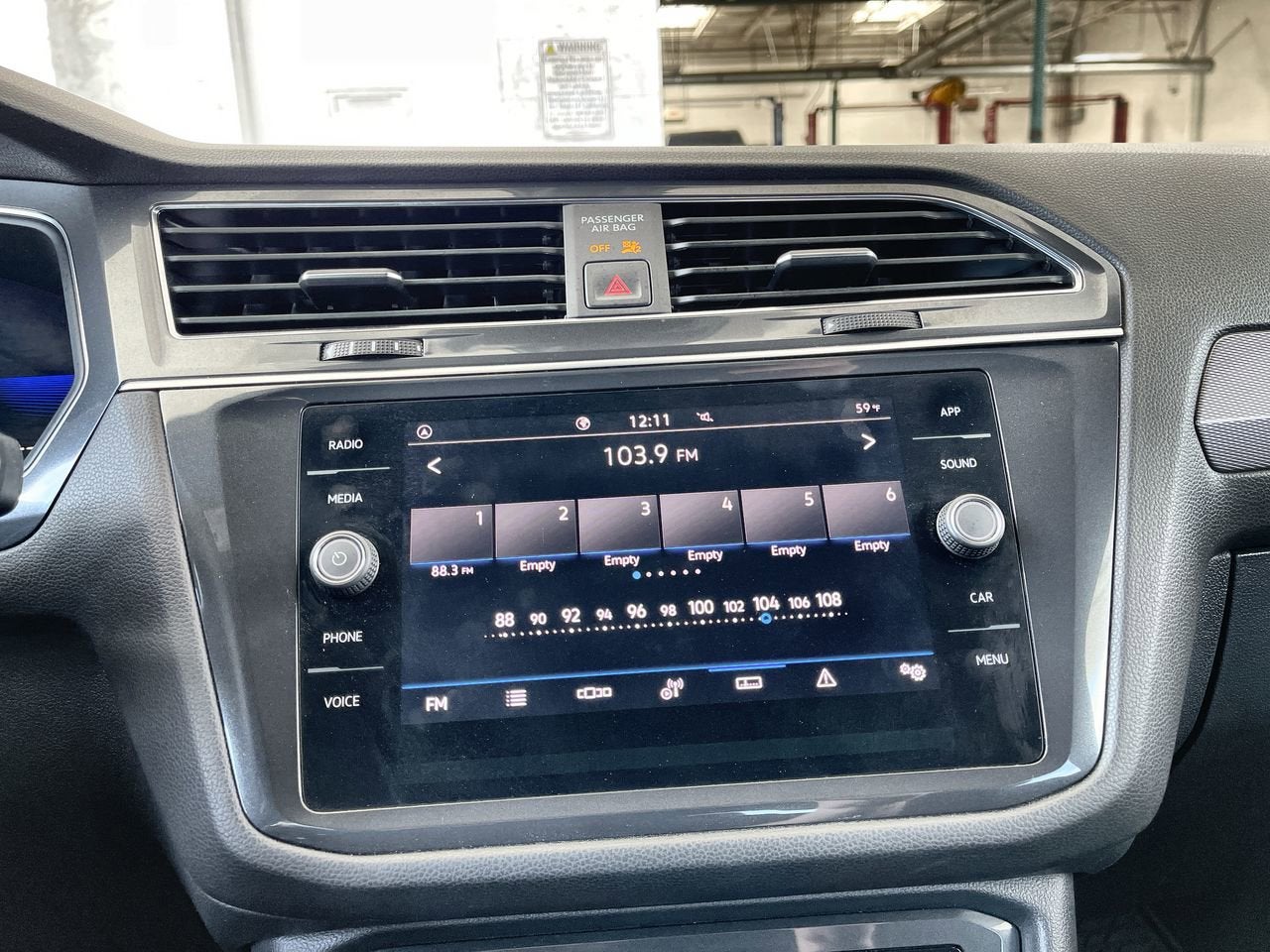 2023 Volkswagen Tiguan SE R-Line Black