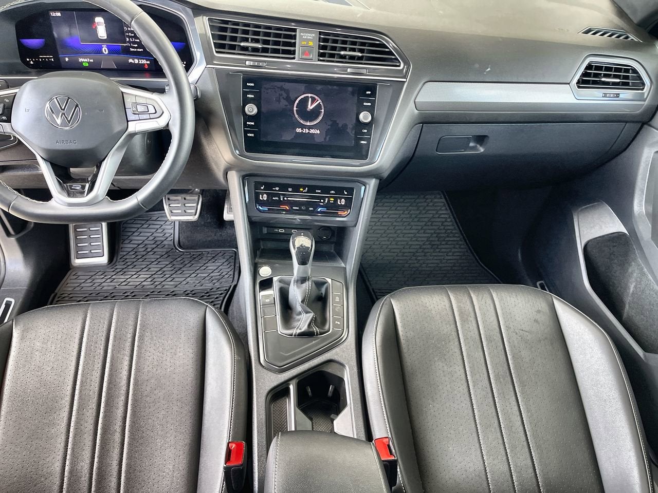 2023 Volkswagen Tiguan SE R-Line Black