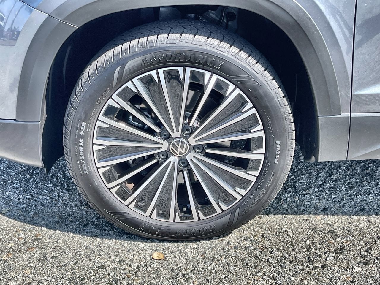 2025 Volkswagen Taos SE