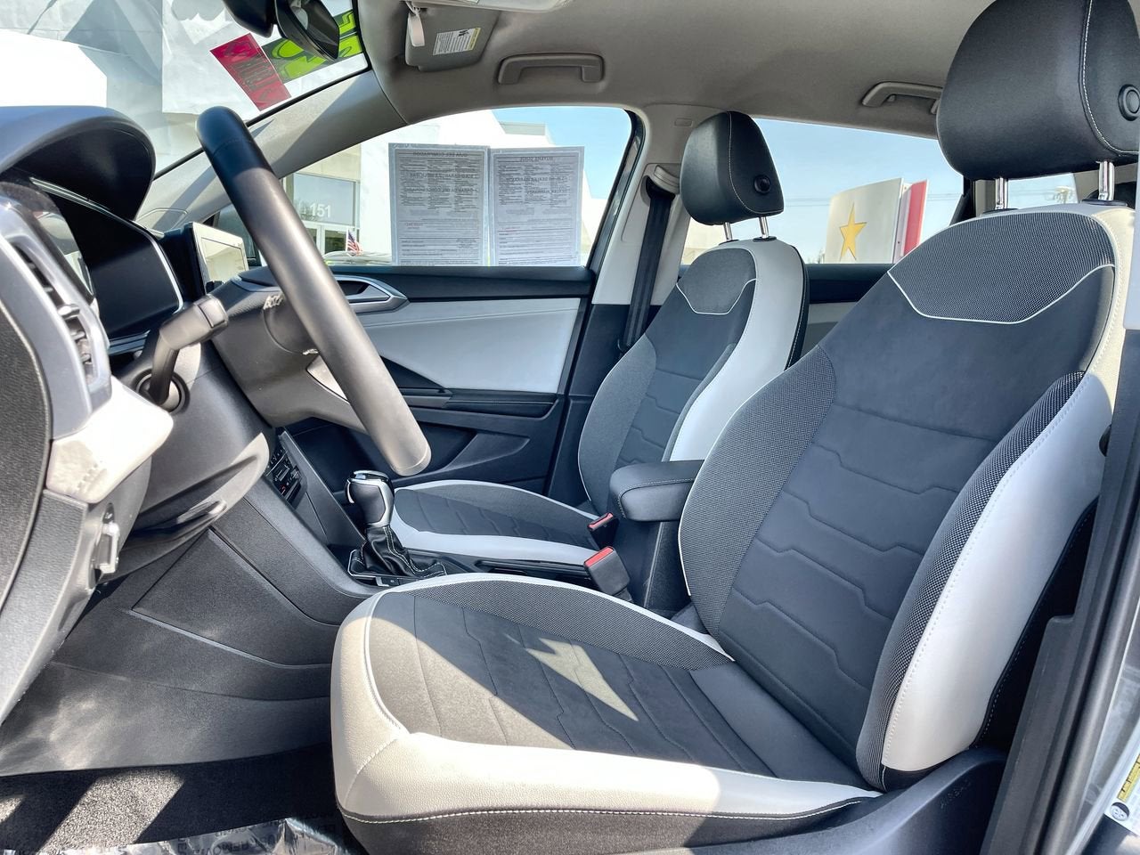 2025 Volkswagen Taos SE