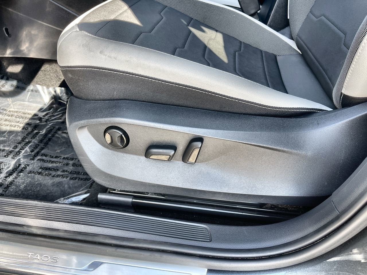 2025 Volkswagen Taos SE