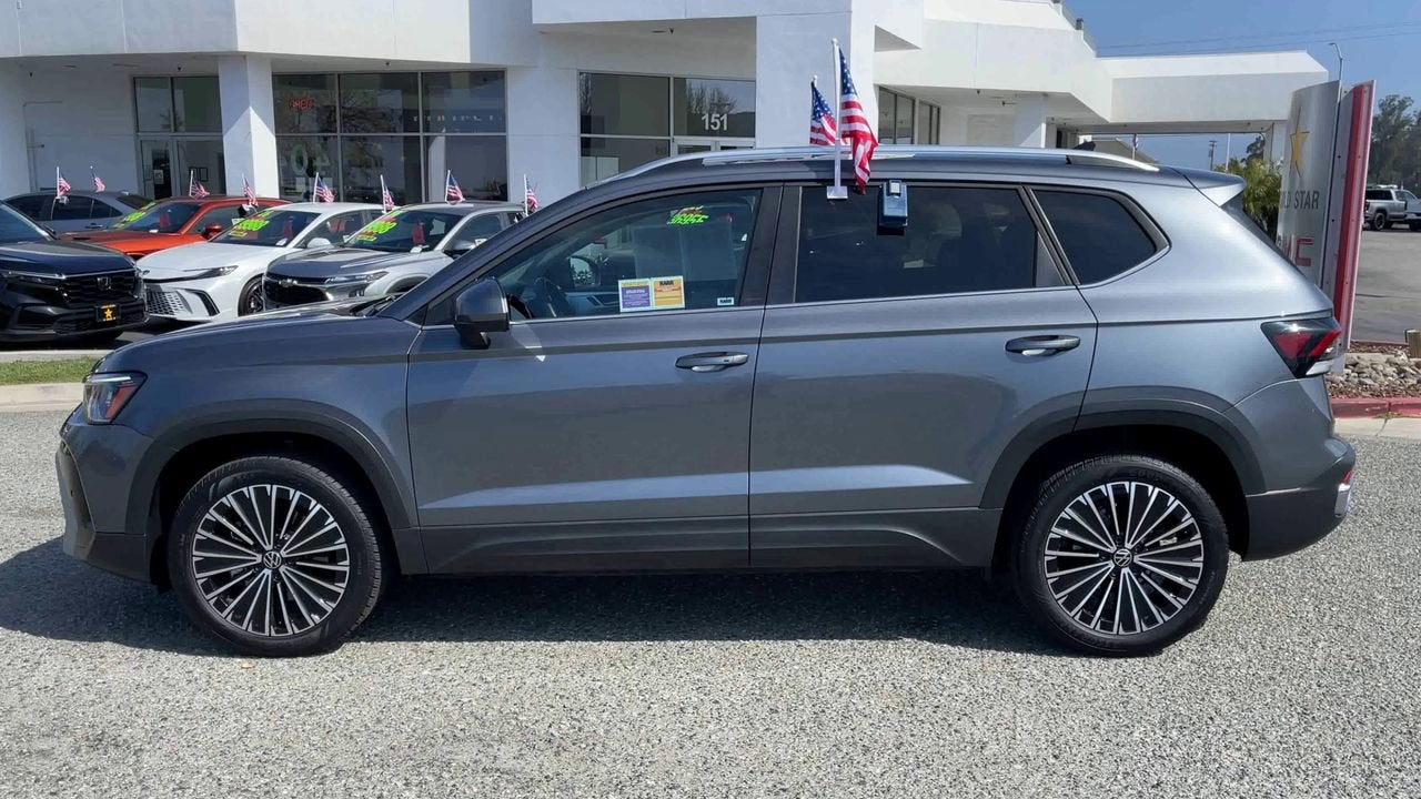 2025 Volkswagen Taos SE
