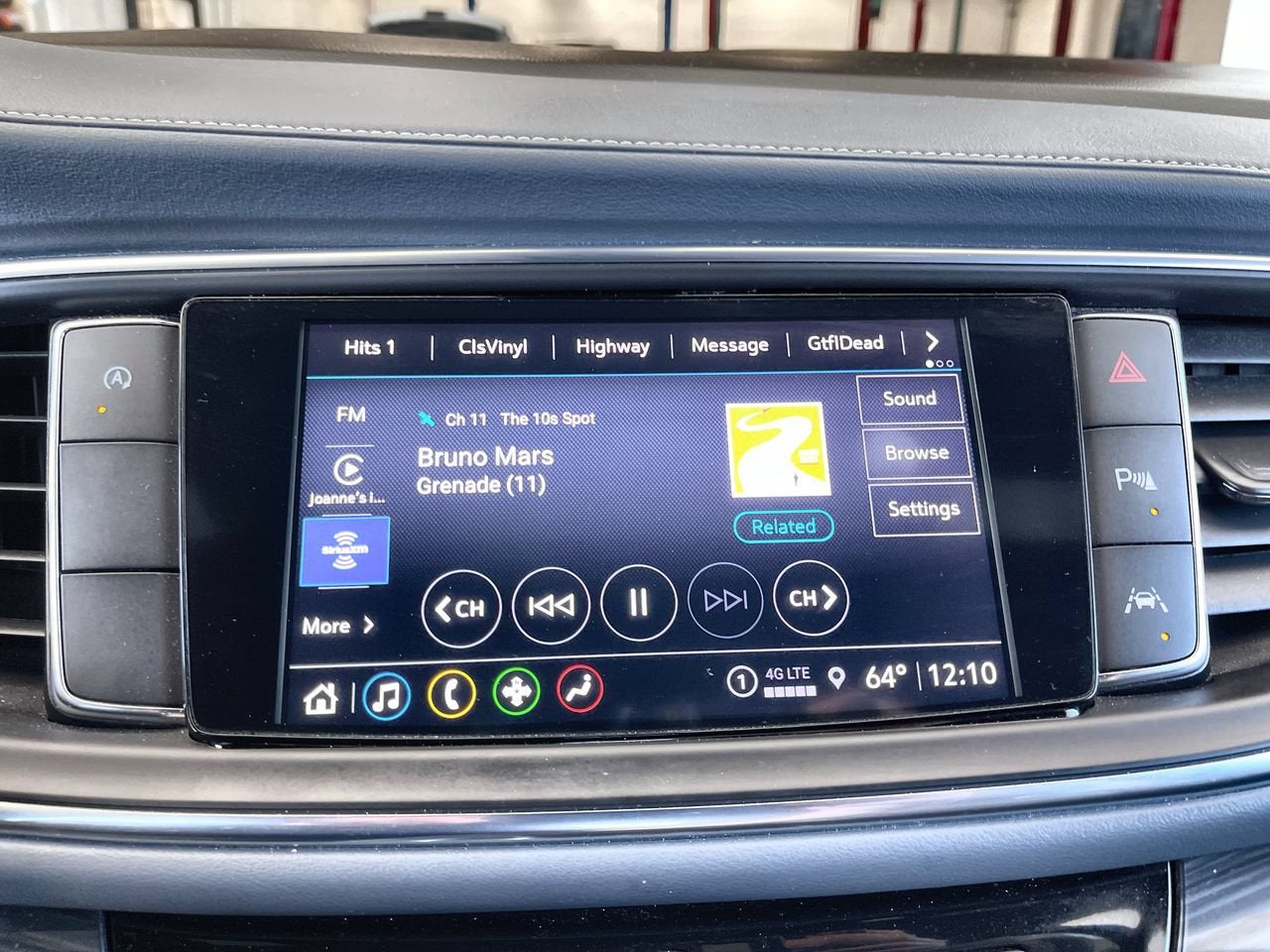 2023 Buick Enclave Essence