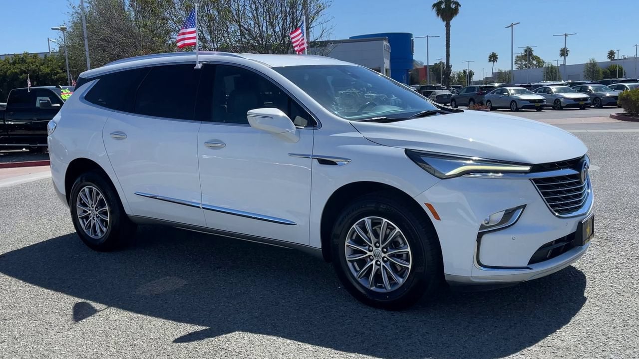2023 Buick Enclave Essence