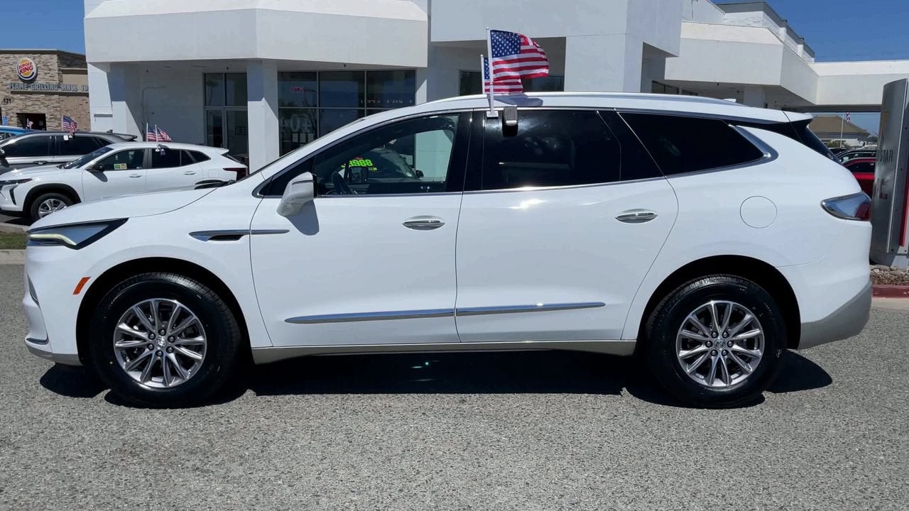 2023 Buick Enclave Essence