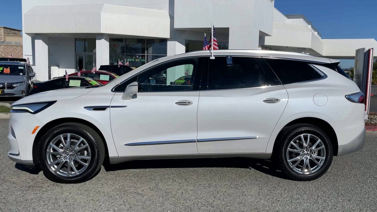 2023 Buick Enclave Premium