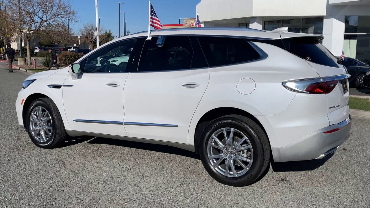 2023 Buick Enclave Premium