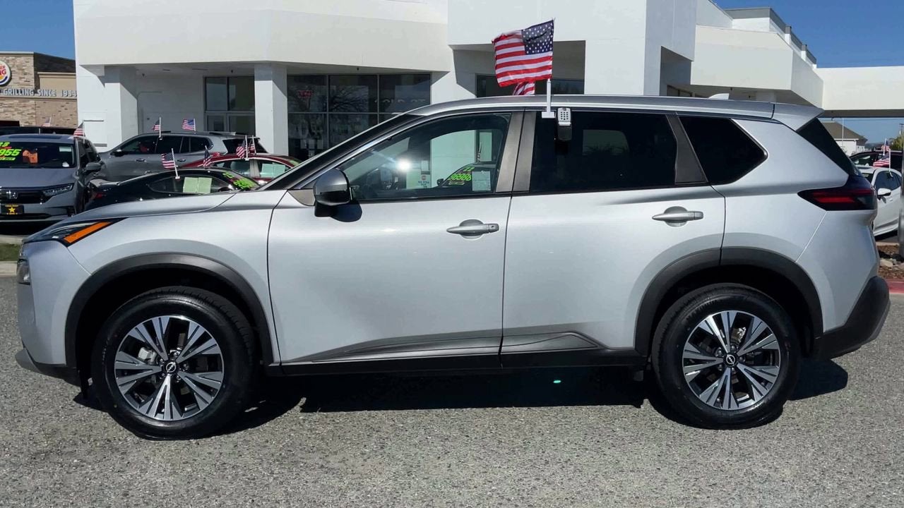 2022 Nissan Rogue SV