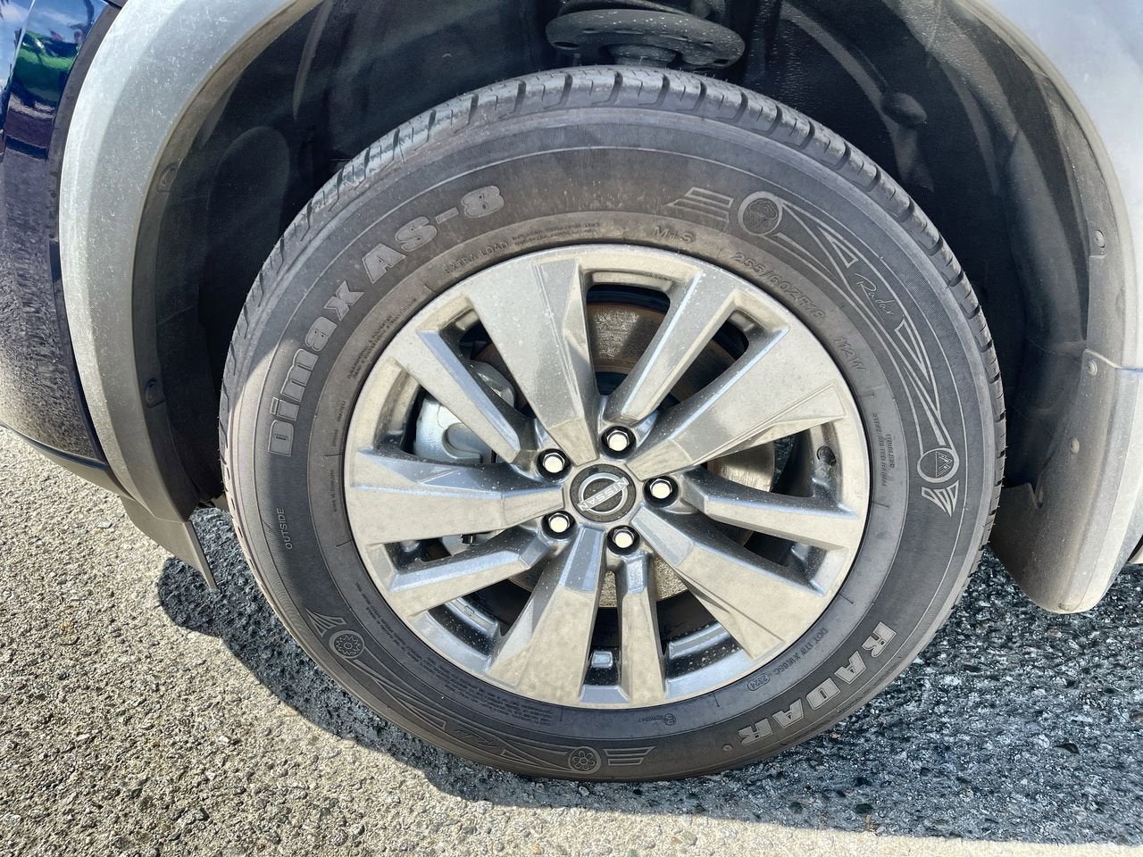 2022 Nissan Pathfinder SV