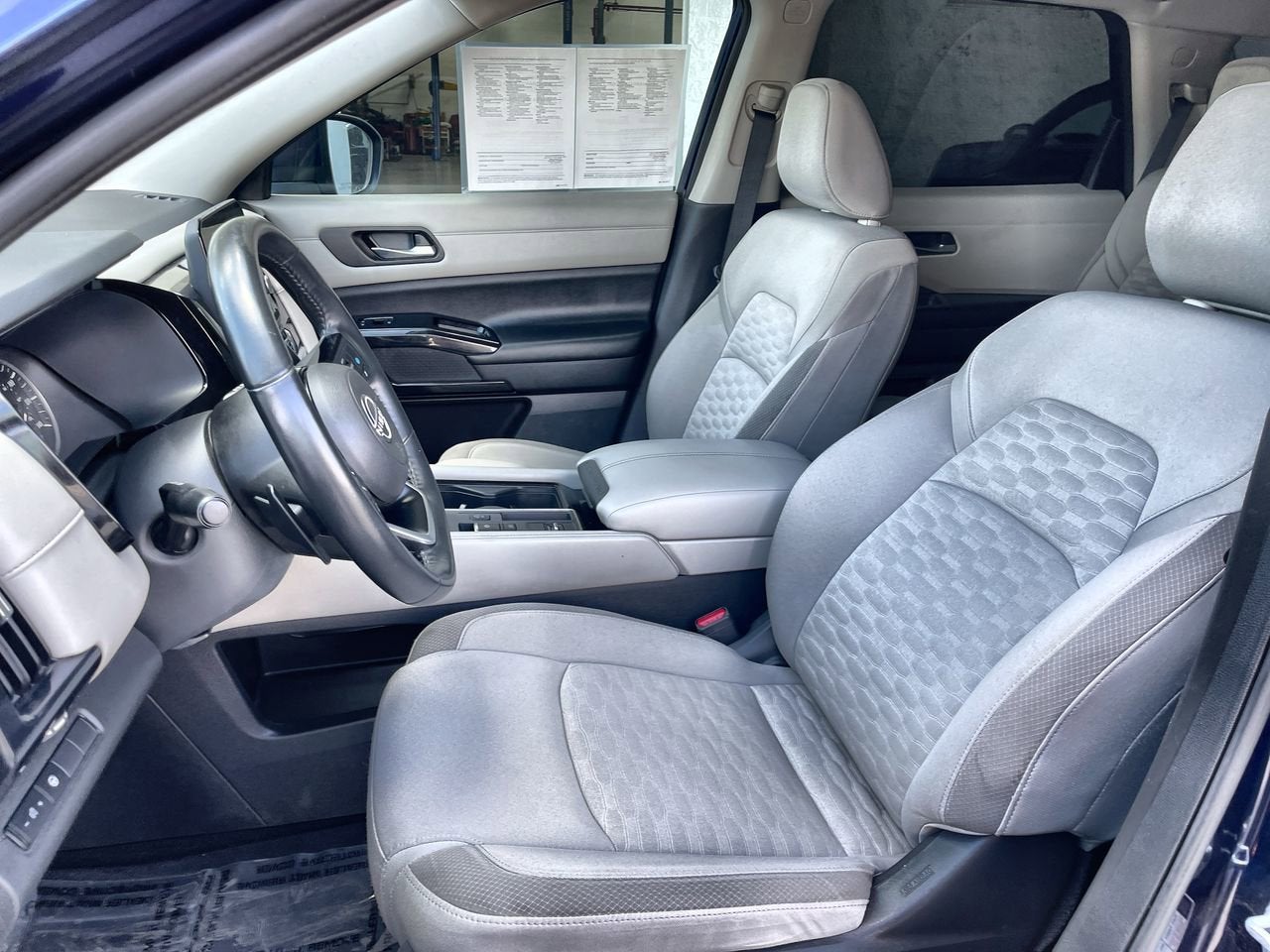 2022 Nissan Pathfinder SV