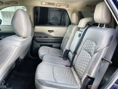 2022 Nissan Pathfinder SV