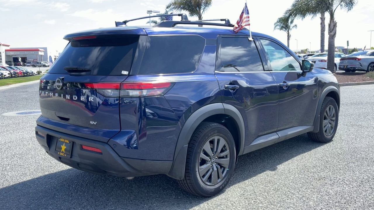 2022 Nissan Pathfinder SV