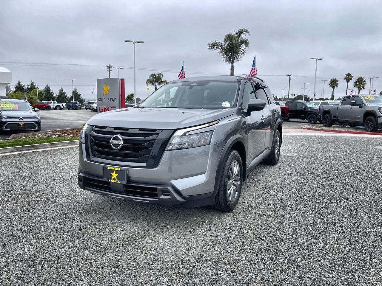 2025 Nissan Pathfinder SV