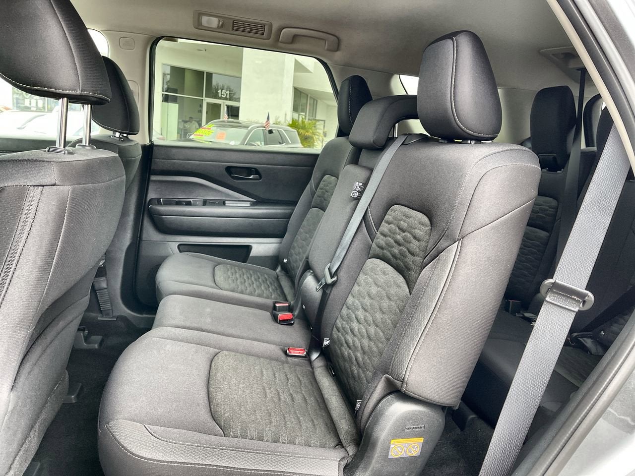 2025 Nissan Pathfinder SV