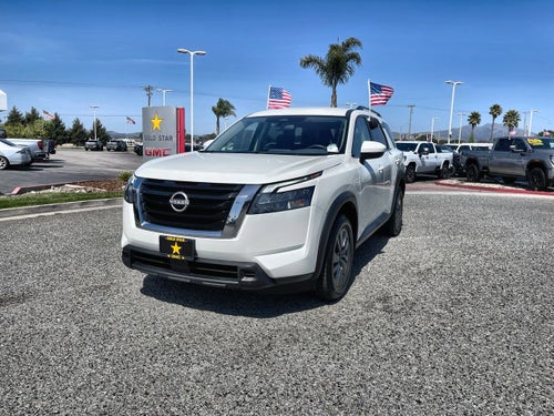 2024 Nissan Pathfinder SV