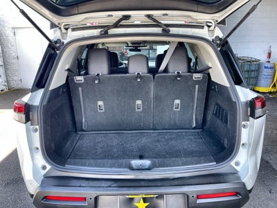 2024 Nissan Pathfinder SV