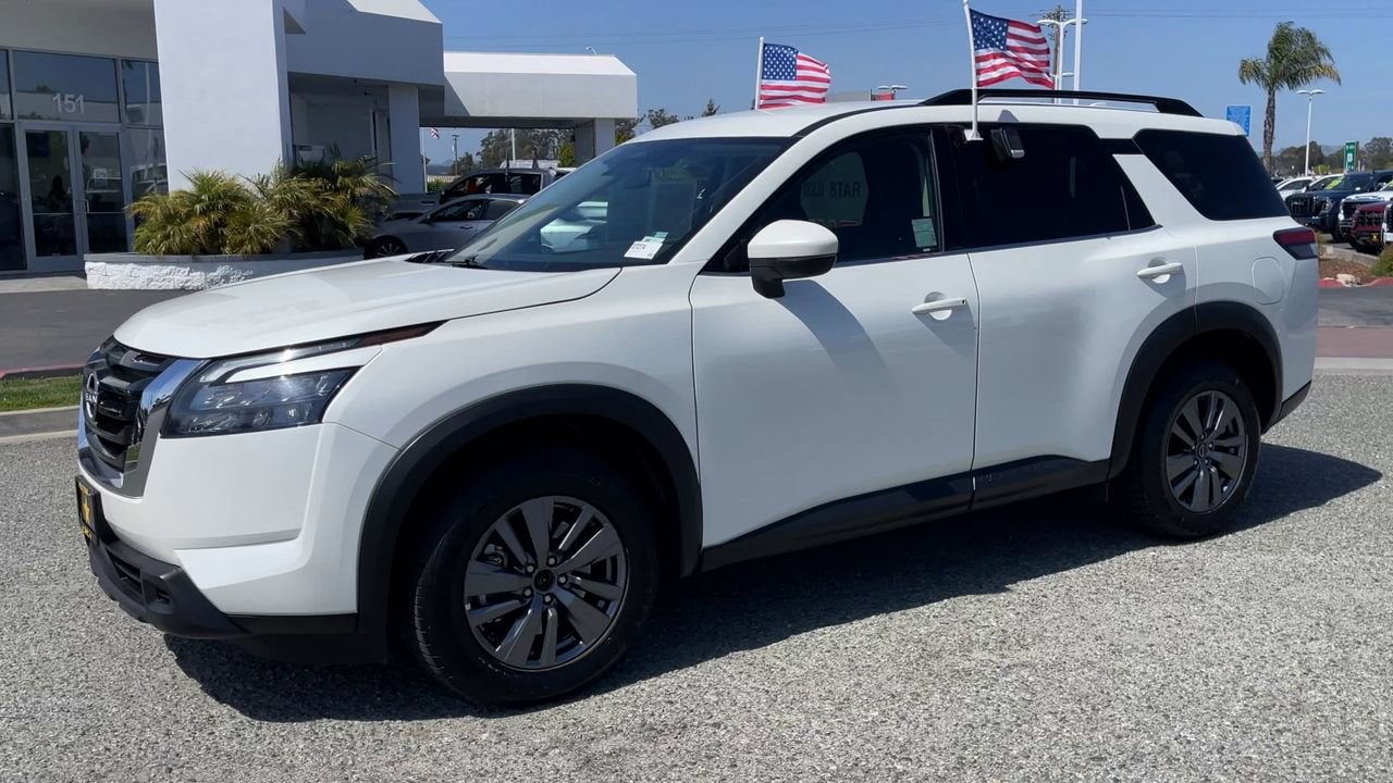 2024 Nissan Pathfinder SV