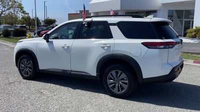 2024 Nissan Pathfinder SV