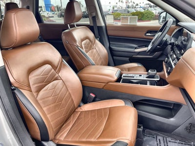 2023 Nissan Pathfinder Platinum