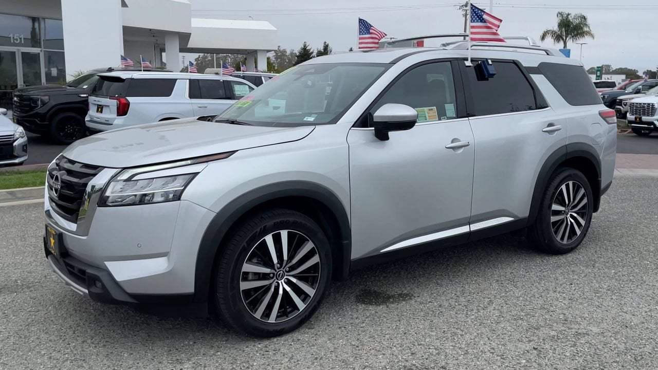 2023 Nissan Pathfinder Platinum
