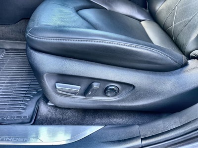 2023 Toyota Highlander Hybrid Platinum