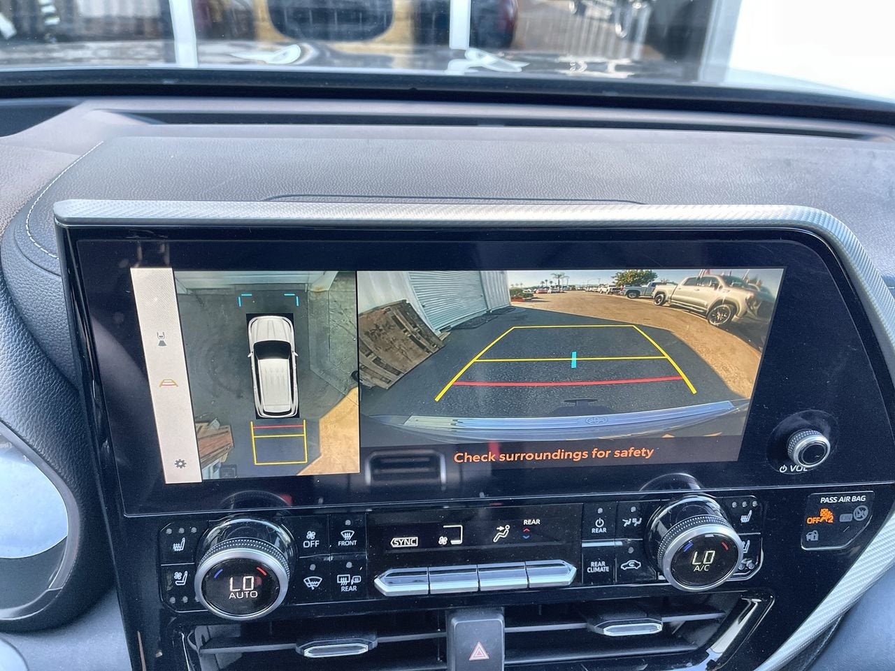 2023 Toyota Highlander Hybrid Platinum