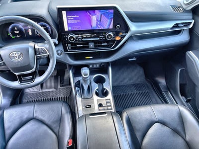 2023 Toyota Highlander Hybrid Platinum