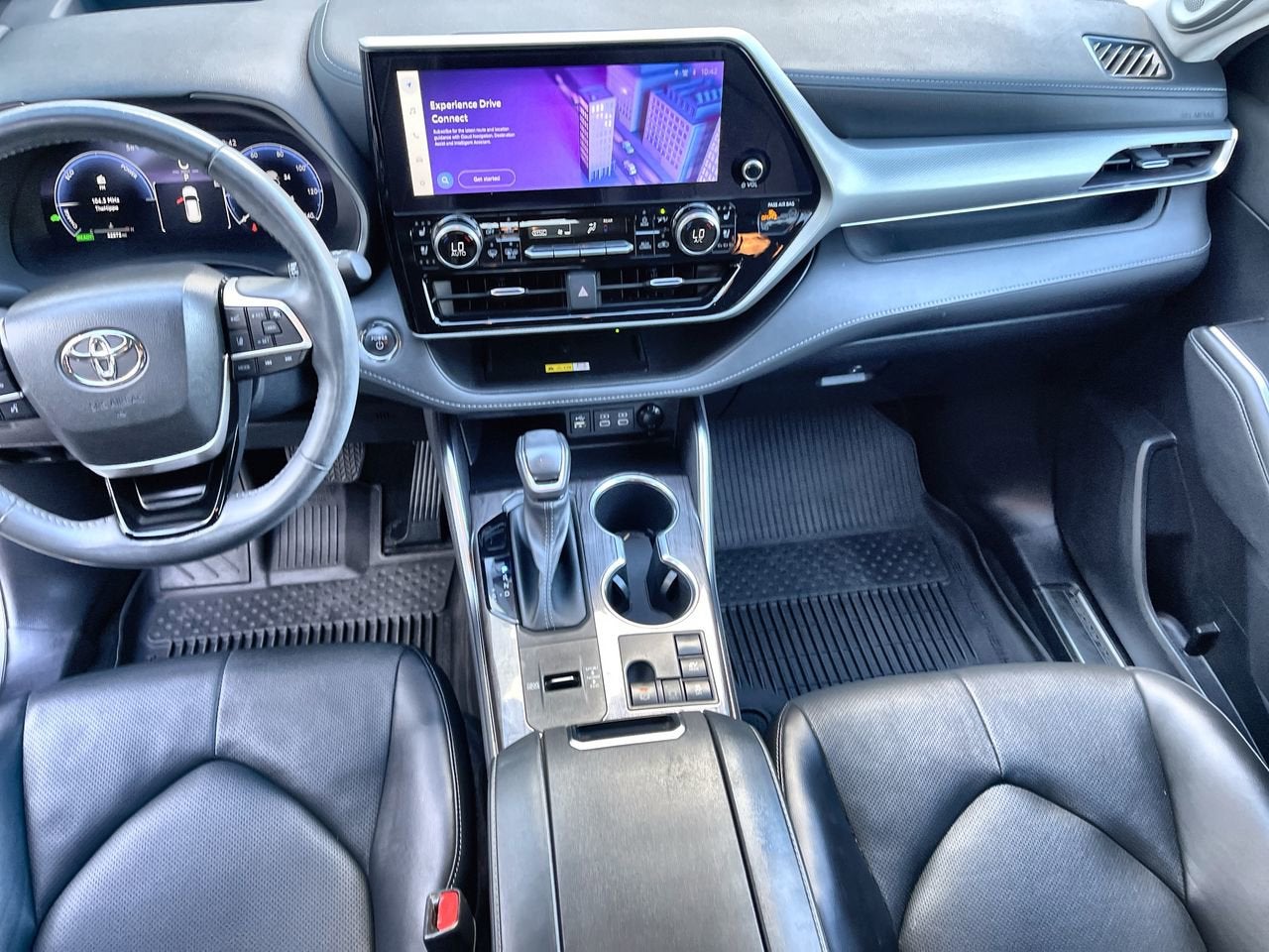 2023 Toyota Highlander Hybrid Platinum